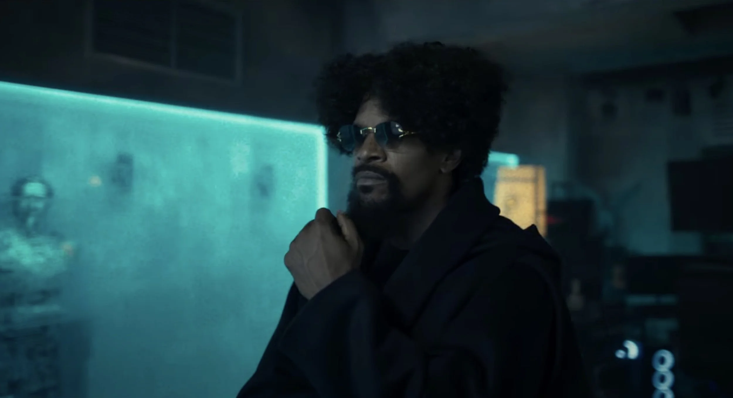 New trailer for Jamie Foxx and action thrillers for infiltrations of cult of Robert De Niro Soldier Tin Soldier